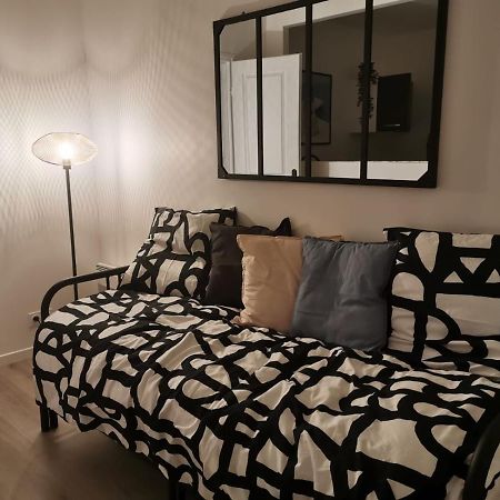 Studio Cosy Et Renove A 2 Pas Gare Reims Centre - Rue Apartment Bagian luar foto