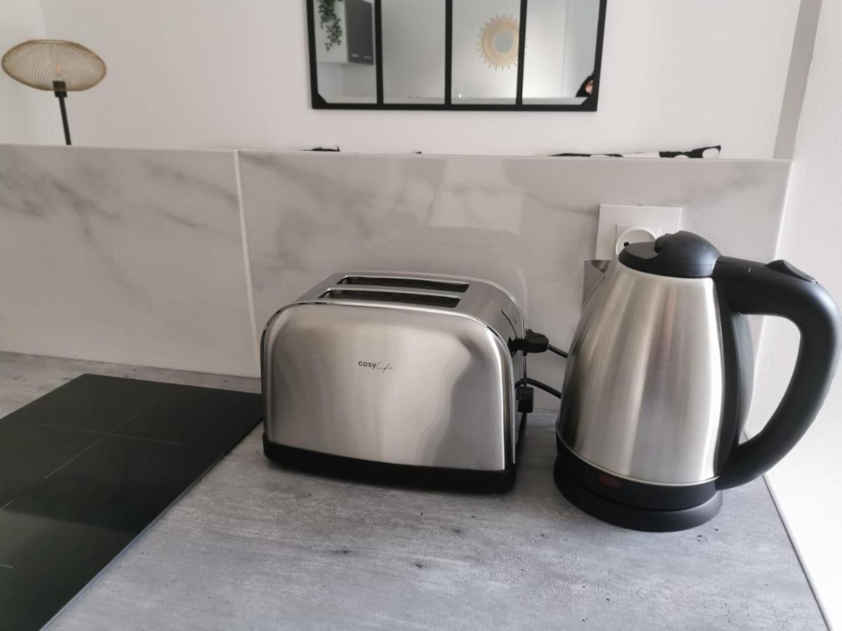 Studio Cosy Et Renove A 2 Pas Gare Reims Centre - Rue Apartment Bagian luar foto